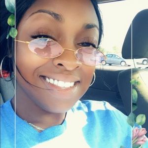 Meet your Posher, Ariel